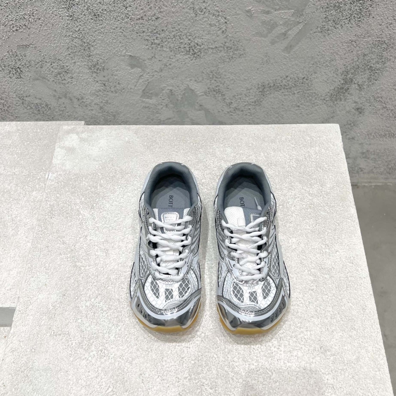 bo*te*ga Ve*ne*ta casual shoes